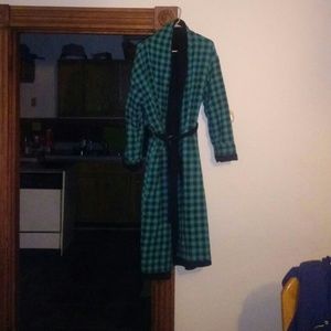 Reversible robe